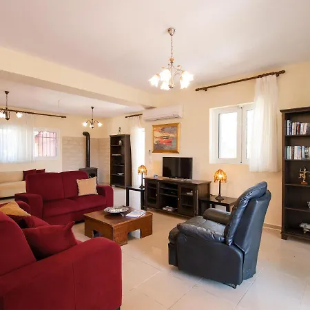 Alionas Villa *